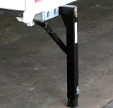 The support legs are attached so that they can be easily deployed or retracted. The drop height is adjustable.